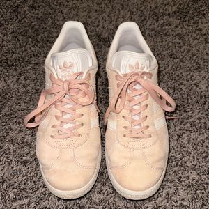 Adidas Gazelle Sneakers Vapour Pink / White / Gold Metallic
| Size 8|